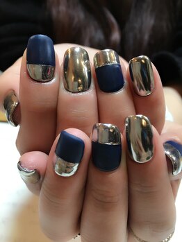 プチブラン(Petit Blanc)/ミラーネイル