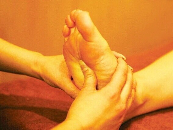 快眠マッサージ＋至福の足つぼアロマ60分3650円