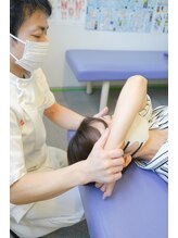 りらく整体 あおば/肩こり/腰痛/骨盤矯正/自律神経