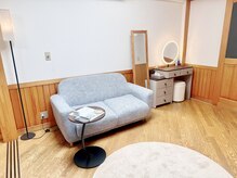 カーム(Calm)の雰囲気（ウッドとベージュを基調とした広々空間です★）