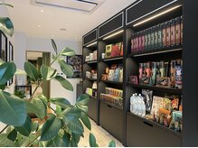 ルナスーリヤ 表参道店/店内雰囲気/プロラボ商品エリア