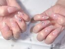 人気のチークネイルにストーン☆