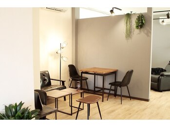 フレルト オム 津久居店(FLELT HOMME)/落ち着いた雰囲気