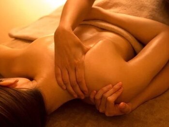 ズーズー(zzz)の写真/首・肩の辛さ、もう我慢しない！あなたの快適な毎日を取り戻す、スッキリ解消。解放感を体感してください。