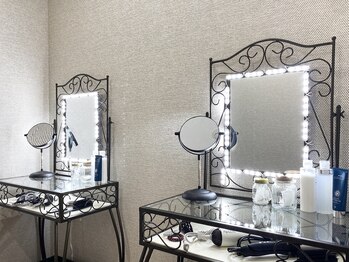 小顔整体研究所 KSラボ 神戸三宮店/【メイクルーム】