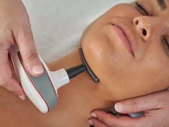 シュプリーム ラ ディオサ(Supreme LA DIOSA)/二重アゴ、たるみを徹底ケア★