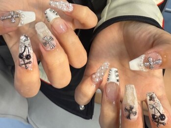 302ネイルスタジオの写真/シンプルでは物足りない方にも！写真映え抜群の可愛いnailはお任せください《つけ放題│オフ込│持ち込み》