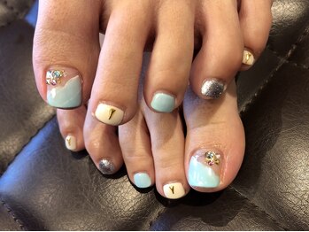 プラハネイル(+HER 美甲)/波デザイン