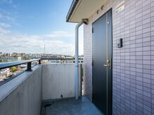 エムスリー(m3)/店舗入口