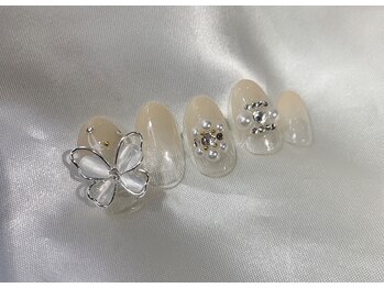 ウィウィ(U'IU'I)/韓国風ネイル