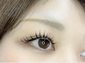 ツリー アイラッシュサロン(TREE eyelash salon)の写真/【驚きの持続力】バインドロック認定技術者在籍サロン★2種類のエクステで濃さを出しながら、持続力アップ!