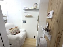 バイロンベイトーキョー(BYRONBAY TOKYO)の雰囲気(小さな個室ながらくつろげる空間をご用意しております。)