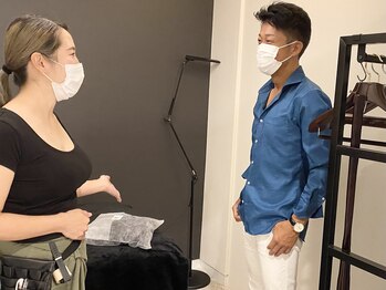 チューニングサロンオム(tuning salon homme)/4、オリジナル室内着に着替え