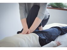 ソソ(SOSO)の雰囲気（指圧し、内臓をやさしく温めて本来の位置へ整える。）