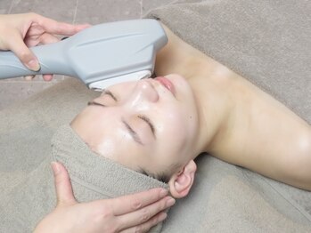 スリール 麻布十番(sourire)/最新光フェイシャル