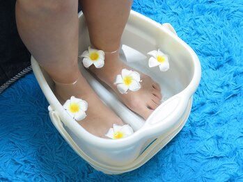 足つぼ三銃士/全てのメニューに足湯あり