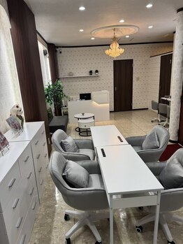 ケンビエン 池袋店(Ken.Bien)/広い店内