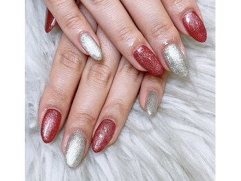 マグネット赤×ゴールドネイル