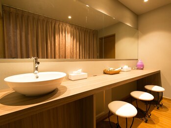 グラナーダ(granada)/パウダールーム(コテ完備)