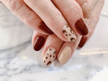 パールビューティーラッシュアンドネイル(Pearl Beauty Lash nail)/ボルドー×ヒョウ柄