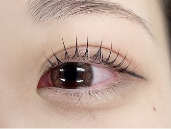 ルミア(Rumia)/パリジェンヌラッシュリフト(上)