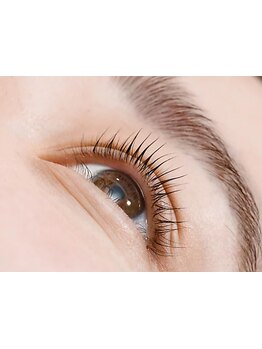 ナチュラル上品な目元にしたい