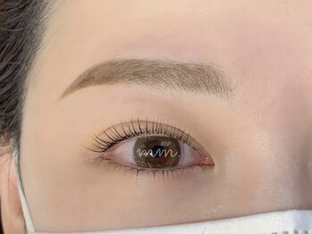 エムエム(mm.)の写真/人気No１!似合わせまつ毛パーマ(上)4480円◎豊富なロッドで目元に合うデザインを提案!アイブロウも大人気◎