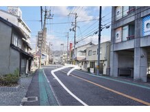 ミイン(mi-in)/駐車場はマンション北側路地