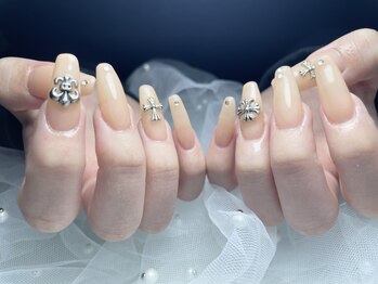 イーネイル(e′nail)の写真/爪の長さや形にコンプレックスがある方！ネイルがより映える美しいフォルムで、すらっと長く見える指先に＊