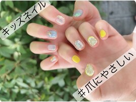 キッズネイル　アシメデザイン