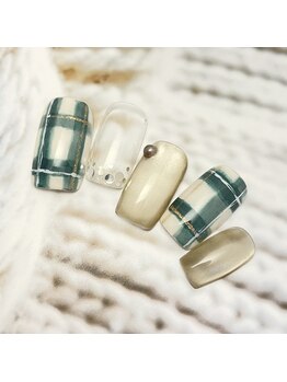 ラ カゼッタ(La casetta)/手描きチェックマグネットネイル