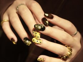 個性派ニュアンスネイル