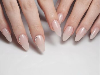 ヒュッゲ(Hygge)の写真/上品な美爪ネイルはお任せください♪オフィスや日常にぴったり！あなた好みのお手元にいたします☆