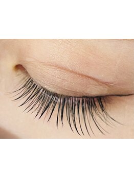 ネイル・アイメニューの同時施術が可能