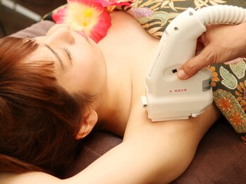 サロンドカイ(Salon de Kai)の写真/【駐車場完備】次世代最新脱毛マシンで産毛レベルまでキレイに◎360度ツルツル♪夏に向けて今が初めどき！