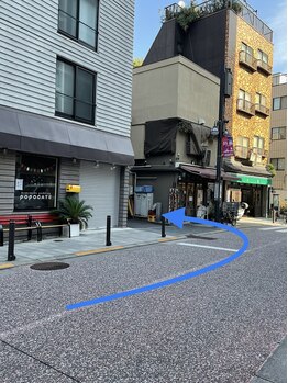 オラ ネイル(ola nail)/【道案内】3.左に曲がる