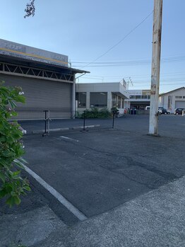 アトリエ ムーン(ATELIER Moon)/店舗横駐車場2台