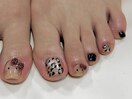 Kitty on the Nail