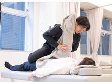 新横浜駅前鍼灸接骨院/身体が硬い方に筋膜リリース