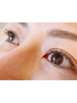 ナチュラル上品な目元にしたい