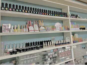 ネイルサロン グロッシー(Nail salon glossy)の写真/【1000色以上のカラバリ】最新のトレンド/パーツを楽しみたい方は“Nail salon glossy”にお任せください！