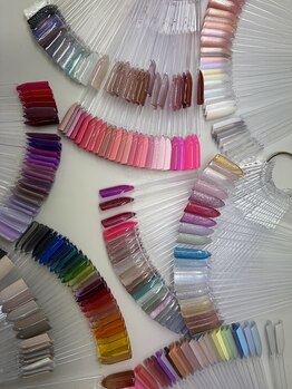 フォピッシュ(Foppish)の写真/指先を華やかに！カラーの種類が沢山あるサロンで、マグネットネイルも楽しめる♪