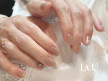 ラブユー(LvU)の写真/40代以上の方も通いやすい◎上品なデザインで、オトナかわいいシンプルネイルがあなたの生活を彩ります♪