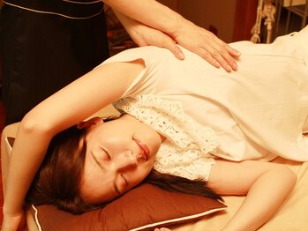 ロータス(LOTUS)の写真/肋骨の開きや歪みを整え、自然な美しいラインを実現★自信を持てるスタイルへ！