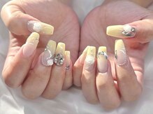 ネイル エミュスト(Nail Emuest)/イエローネイル/春ネイル