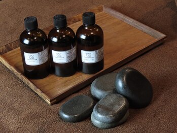 リスブラン(Lis Blanc)/ホットストーンでリラックス効果