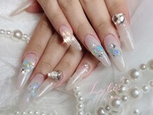 ライリス(Lylis)/白ベースのさわやかネイル！