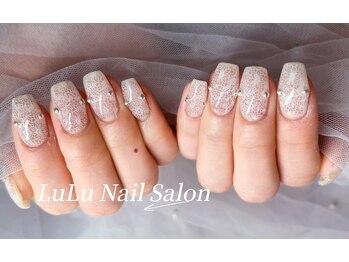 シンプルクリアレースネイル