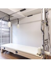 ユンスタジオ(YUN Studio)/