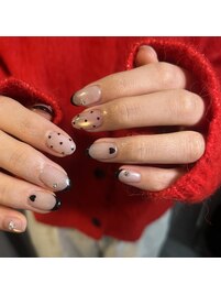 黒フレンチとハートドット